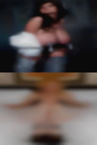 Swinger pretty bi lick pussy.